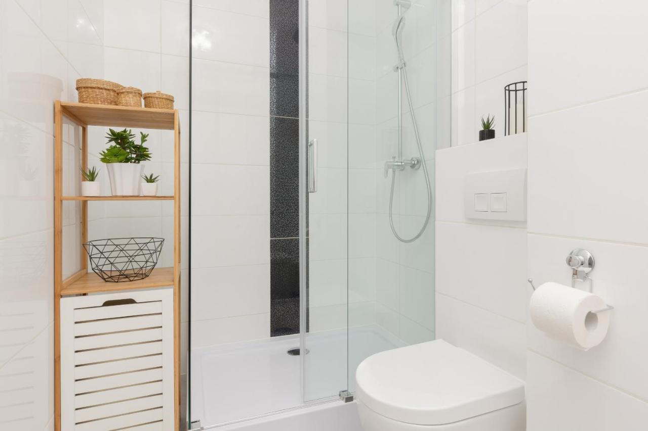 Cozy Apartment With Parking Bakalarska By Noclegi Renters 바르샤바 외부 사진